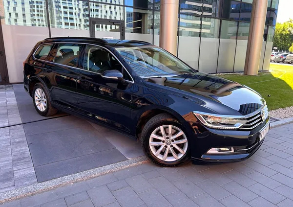 volkswagen Volkswagen Passat cena 74990 przebieg: 62000, rok produkcji 2019 z Kraków